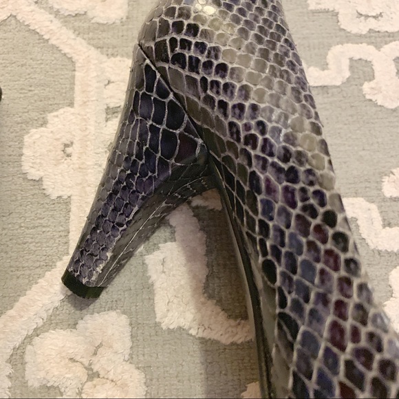 Marc by Marc Jacobs Snakeskin Grey Pumps 37.5